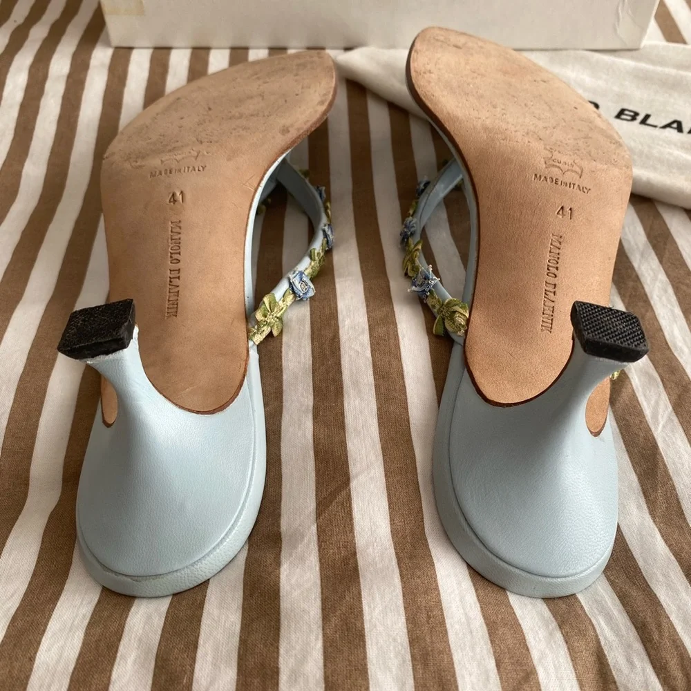 Vintage Manolo Blahnik Blue floral thong sandal heels - Picture 5 of 9